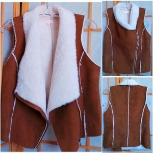 Faux leather fur lined Zip-up vest Jacket by Nameless size Medium (NWOTS)